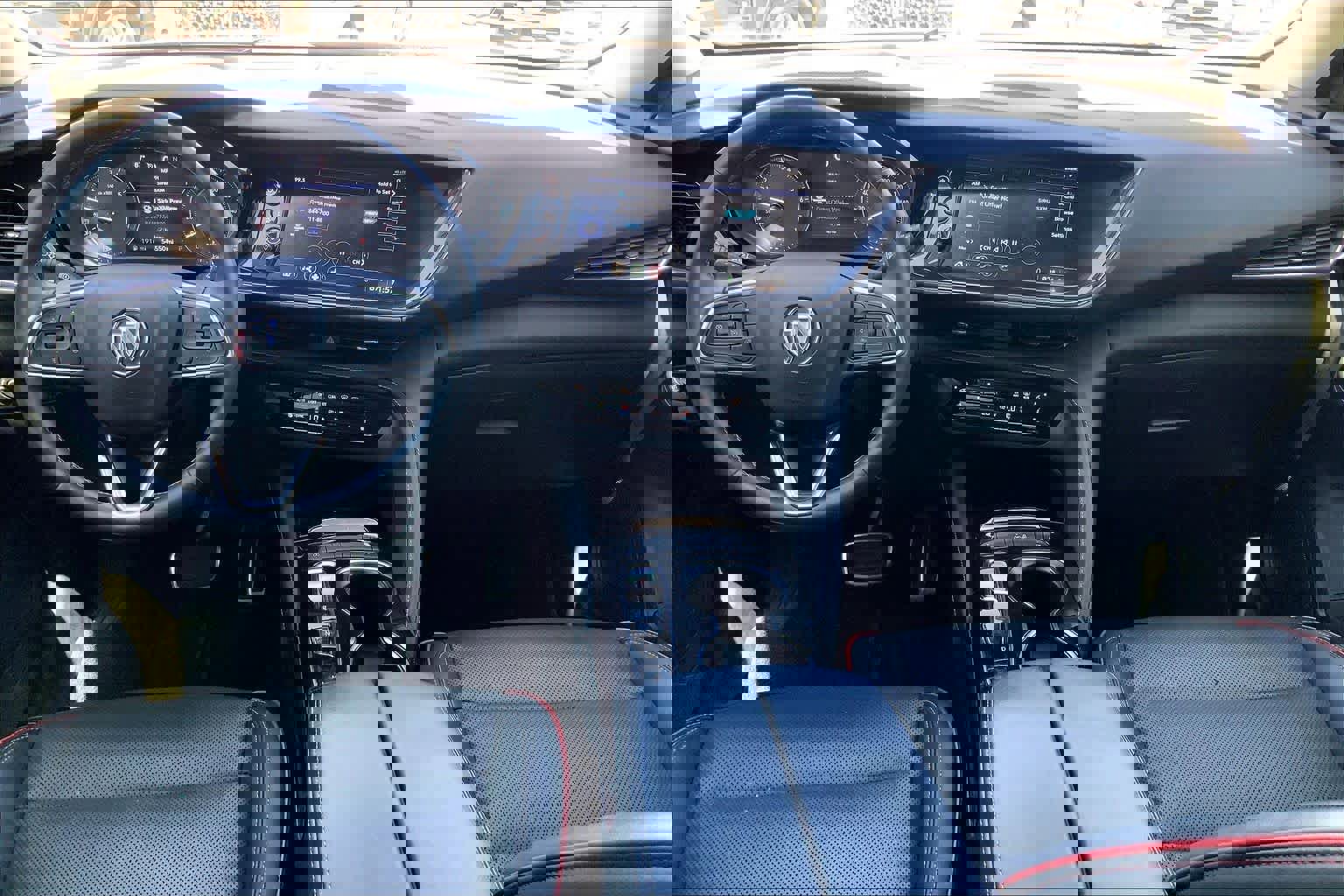 Used 2022 Buick Envision Essence w/ Sport Touring Package FWD image 16