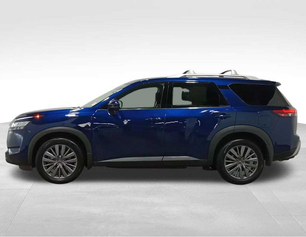 Used 2024 Nissan Pathfinder SL w/ SL Premium Package AWD/4WD image 9