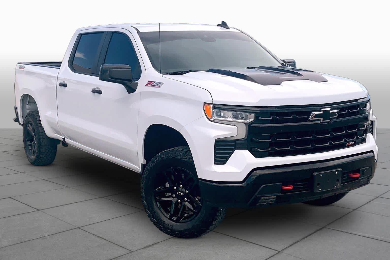 Used 2023 Chevrolet Silverado 1500 LT Trail Boss w/ Convenience Package II AWD/4WD image 3