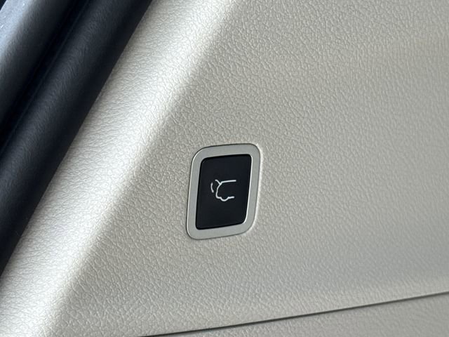 Used 2021 Chrysler Pacifica Touring-L w/ Premium & Safety Sphere Group image 22