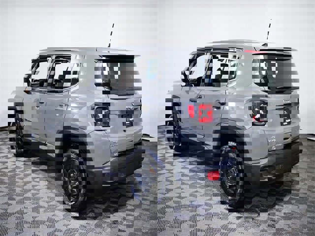 Used 2019 Jeep Renegade Sport image 3