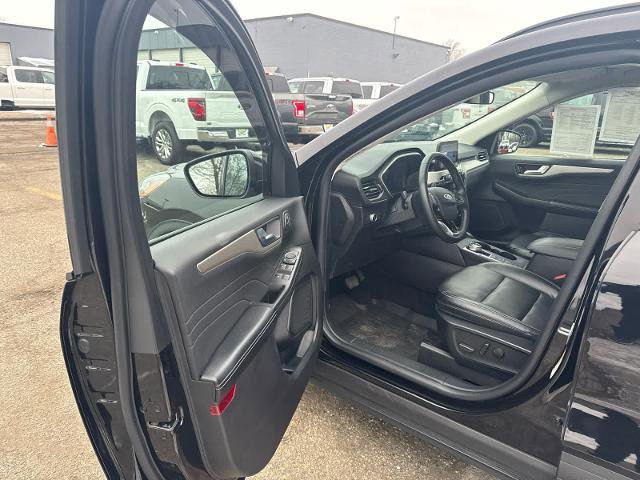 Certified 2022 Ford Escape SEL w/ Technology Package AWD/4WD image 6
