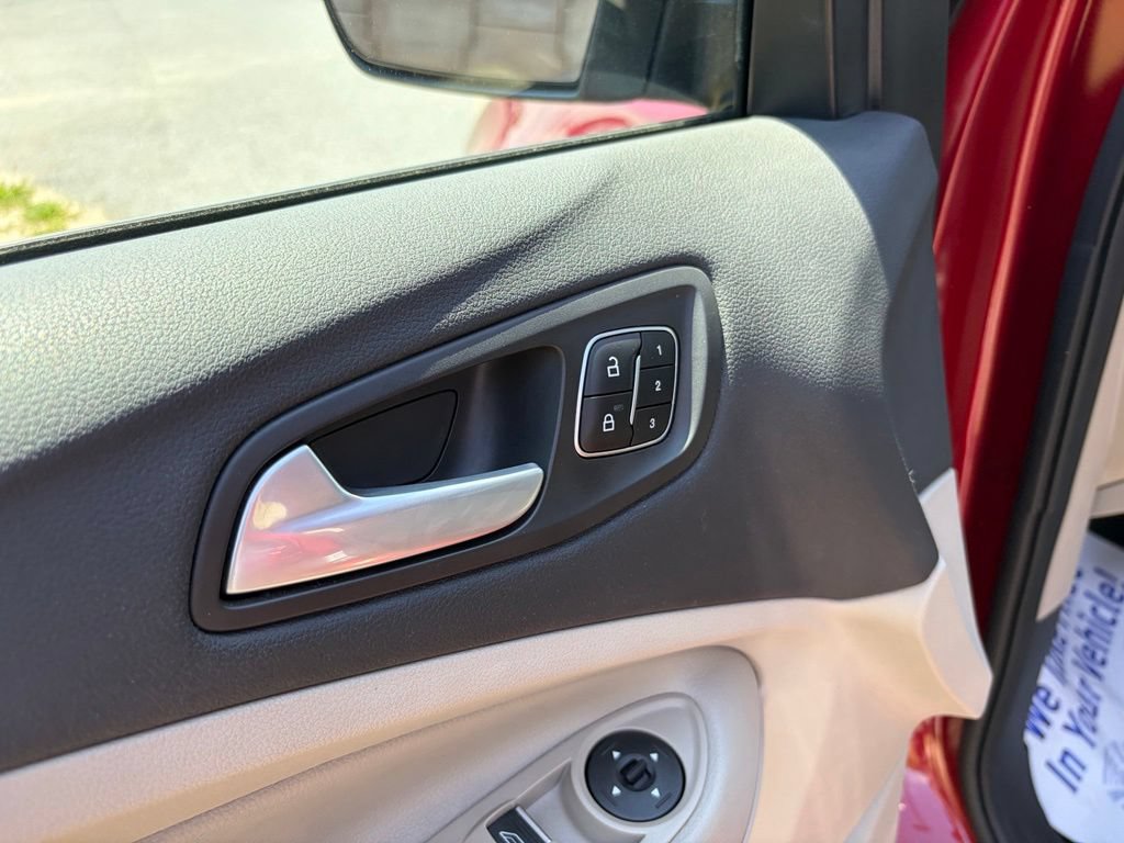 Certified 2017 Ford Escape Titanium AWD/4WD image 43