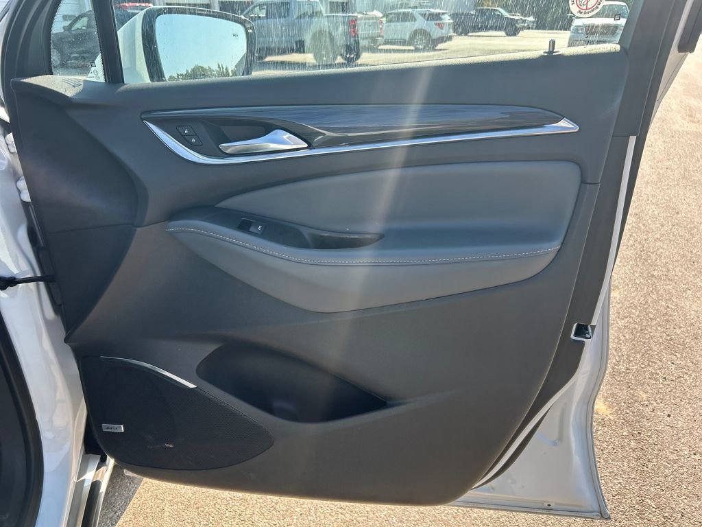 Used 2024 Buick Enclave Premium image 29