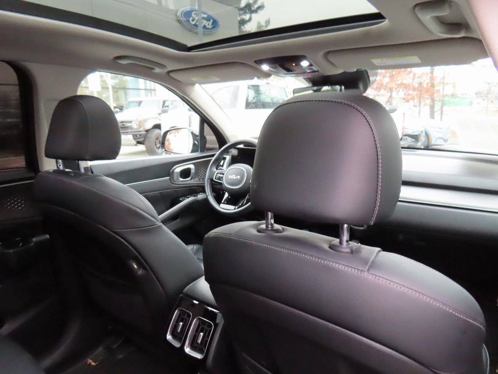 Used 2023 Kia Sorento SX image 35