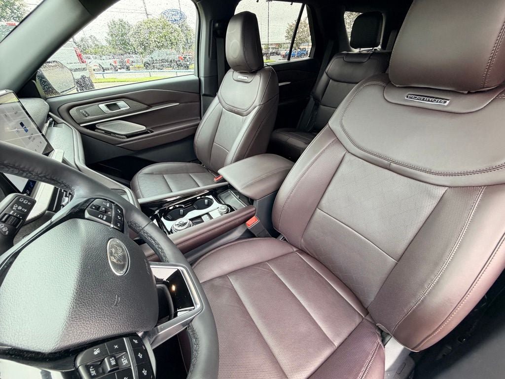 Certified 2025 Ford Explorer Platinum RWD image 24