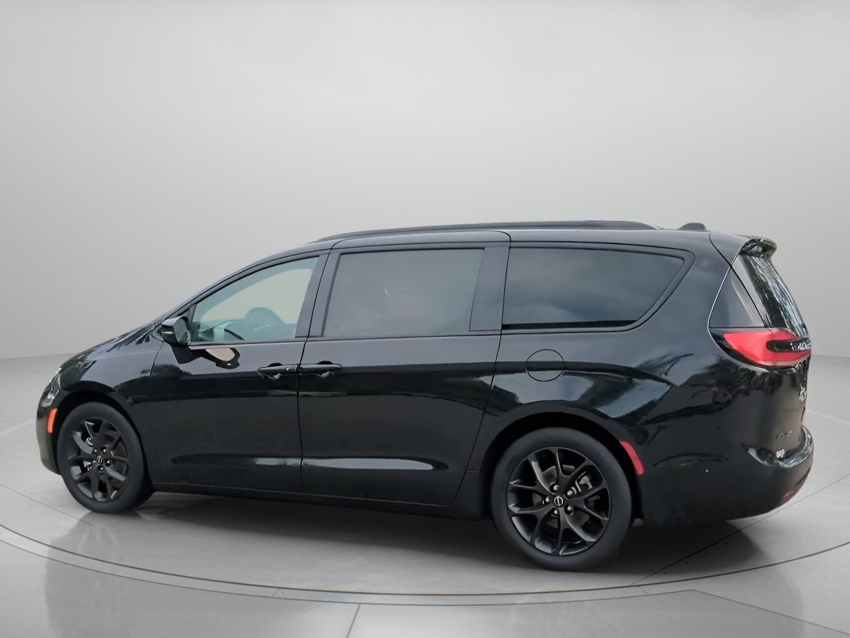 Used 2025 Chrysler Pacifica Limited FWD image 20