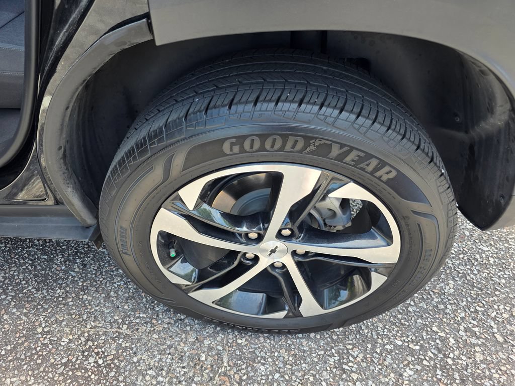 Used 2024 Chevrolet Trax RS FWD image 30