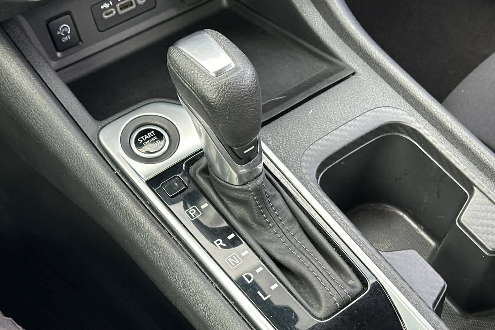 Used 2025 Nissan Sentra SV FWD image 21