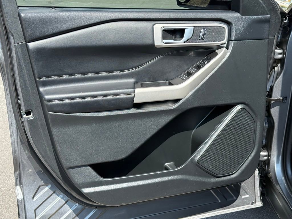 Certified 2023 Ford Explorer XLT RWD image 18