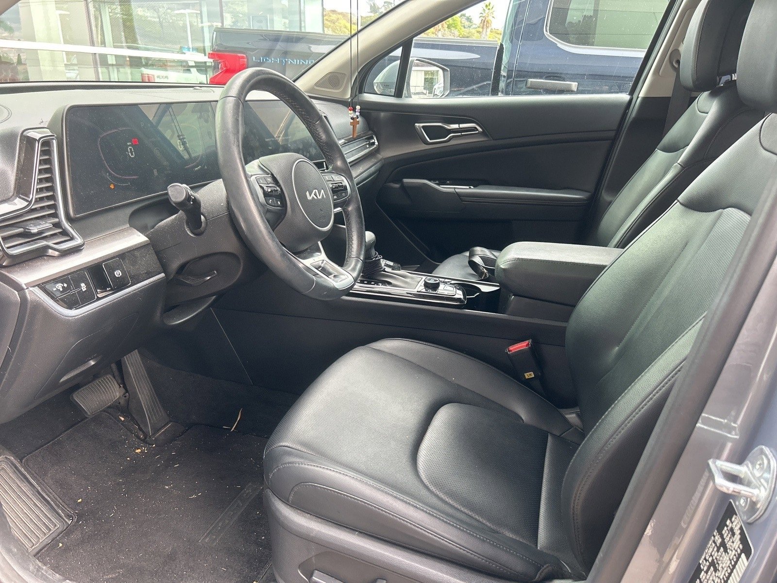 Used 2024 Kia Sportage EX image 12