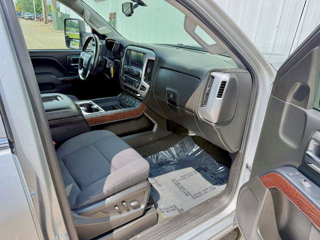 Used 2017 GMC Sierra 2500 SLE w/ Suspension Package, Off-Road AWD/4WD image 19