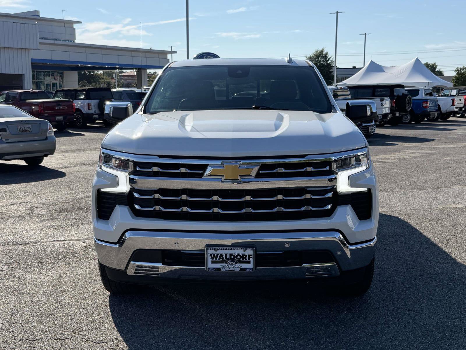 Used 2023 Chevrolet Silverado 1500 LTZ w/ LTZ Premium Package AWD/4WD image 6