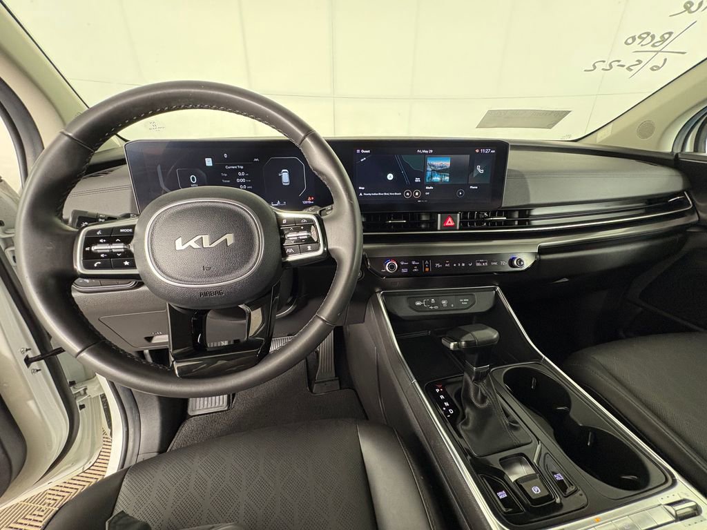 Used 2025 Kia Carnival SX FWD image 7
