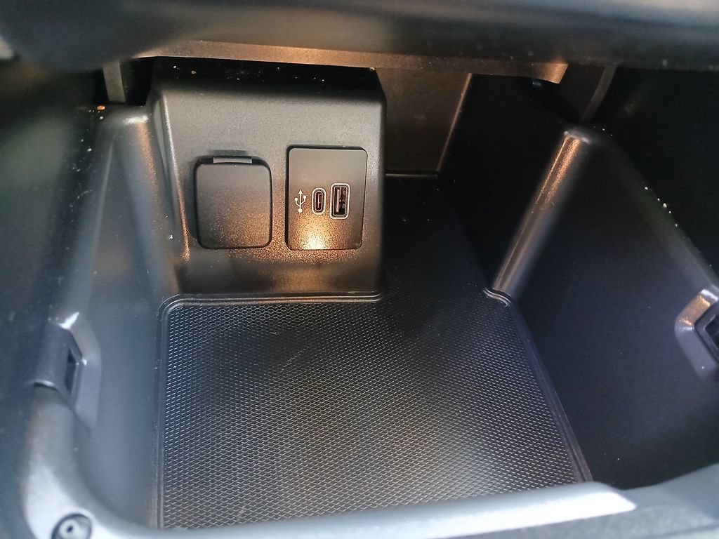 Certified 2025 Ford Explorer Active w/ Active Comfort Package RWD image 17