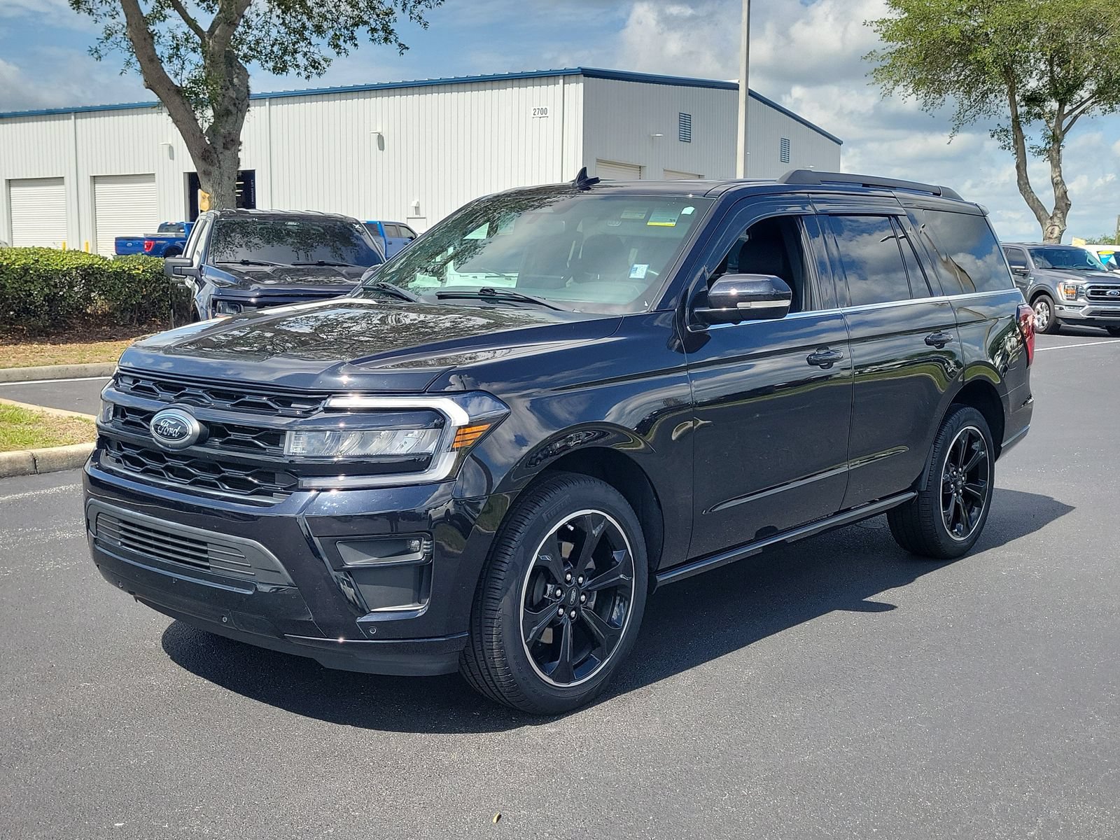 Certified 2024 Ford Expedition Limited RWD image 2