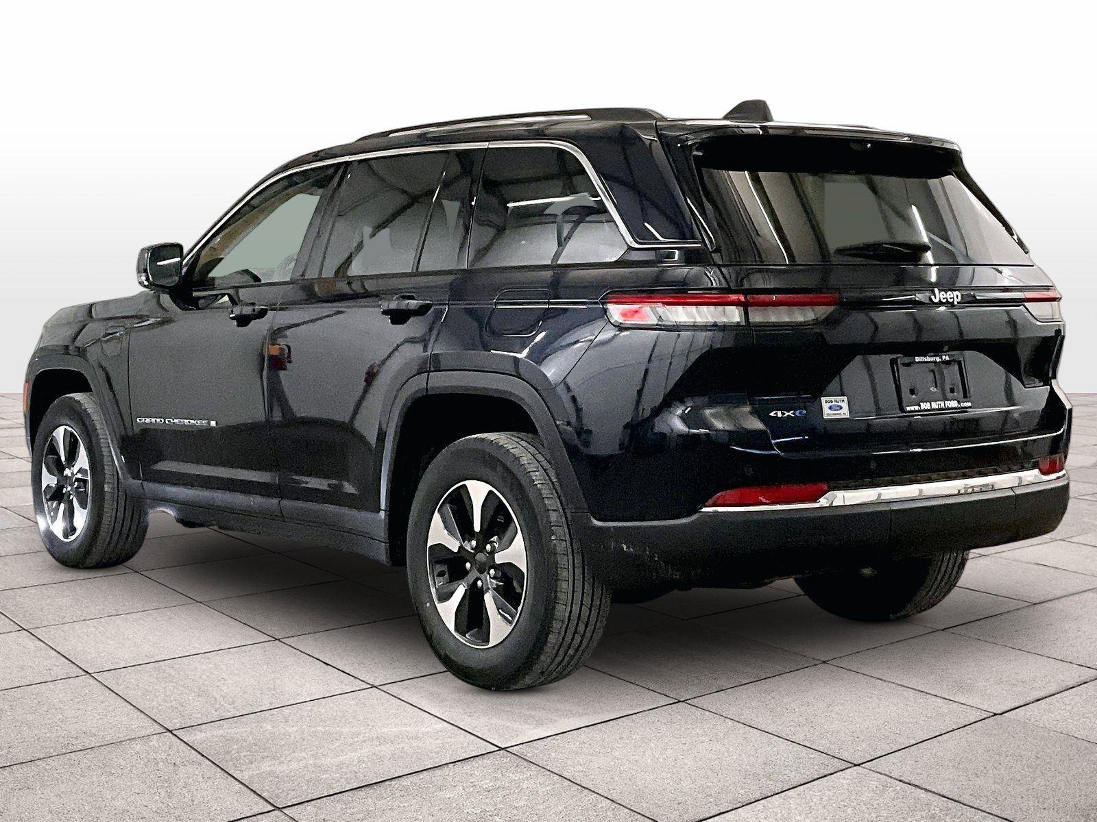Used 2022 Jeep Grand Cherokee Limited 4xe w/ Luxury Tech Group II AWD/4WD image 10