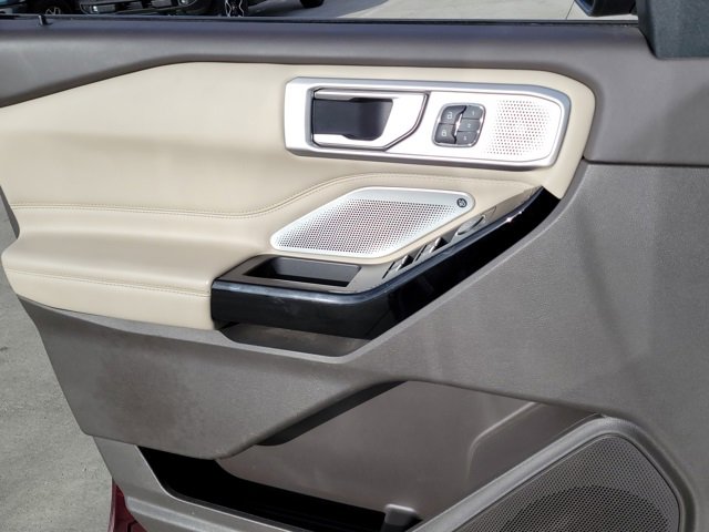 Certified 2022 Ford Explorer Platinum w/ Equipment Group 601A image 7