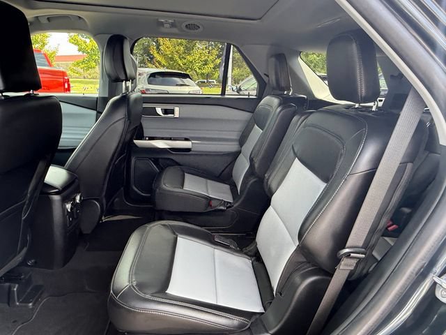 Certified 2023 Ford Explorer XLT w/ Equipment Group 202A AWD/4WD image 9