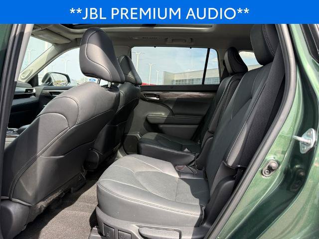Used 2023 Toyota Highlander Platinum AWD/4WD image 12