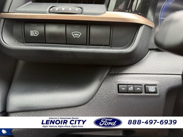 Used 2024 Toyota Crown AWD/4WD image 19