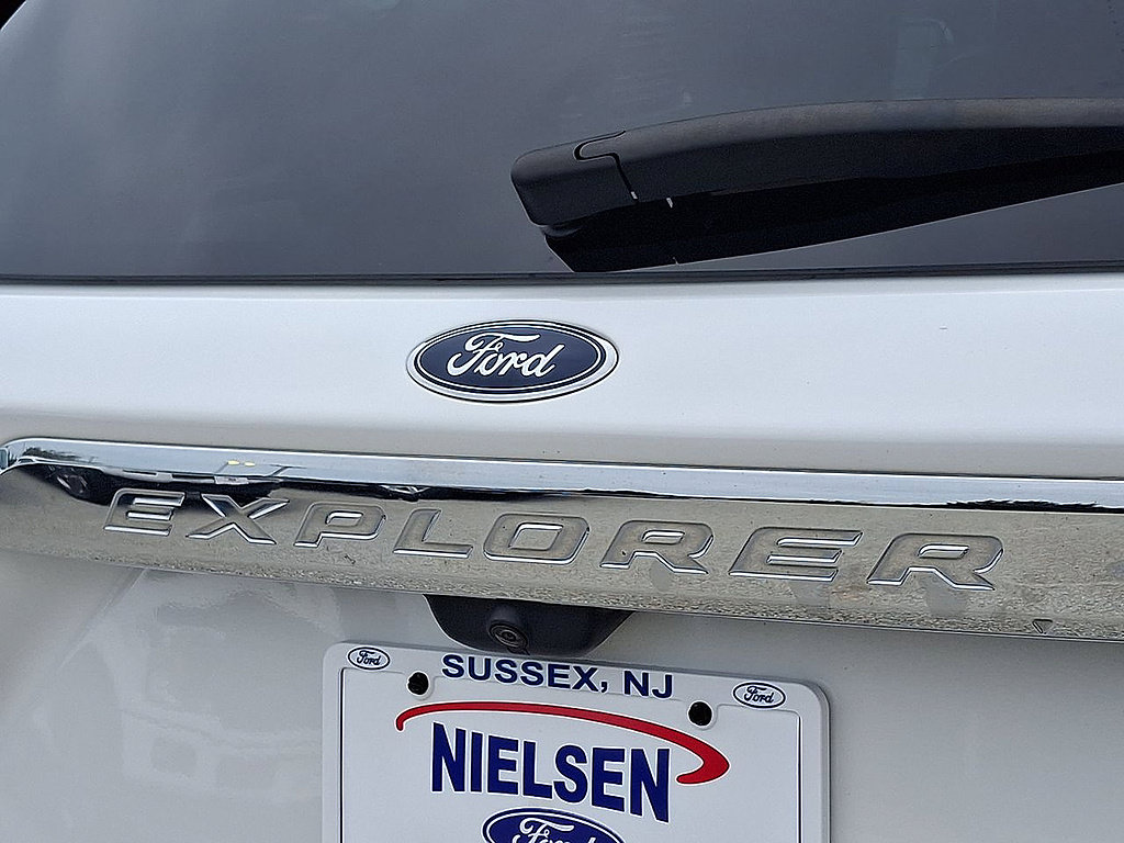 Certified 2024 Ford Explorer XLT w/ Equipment Group 202A AWD/4WD image 24
