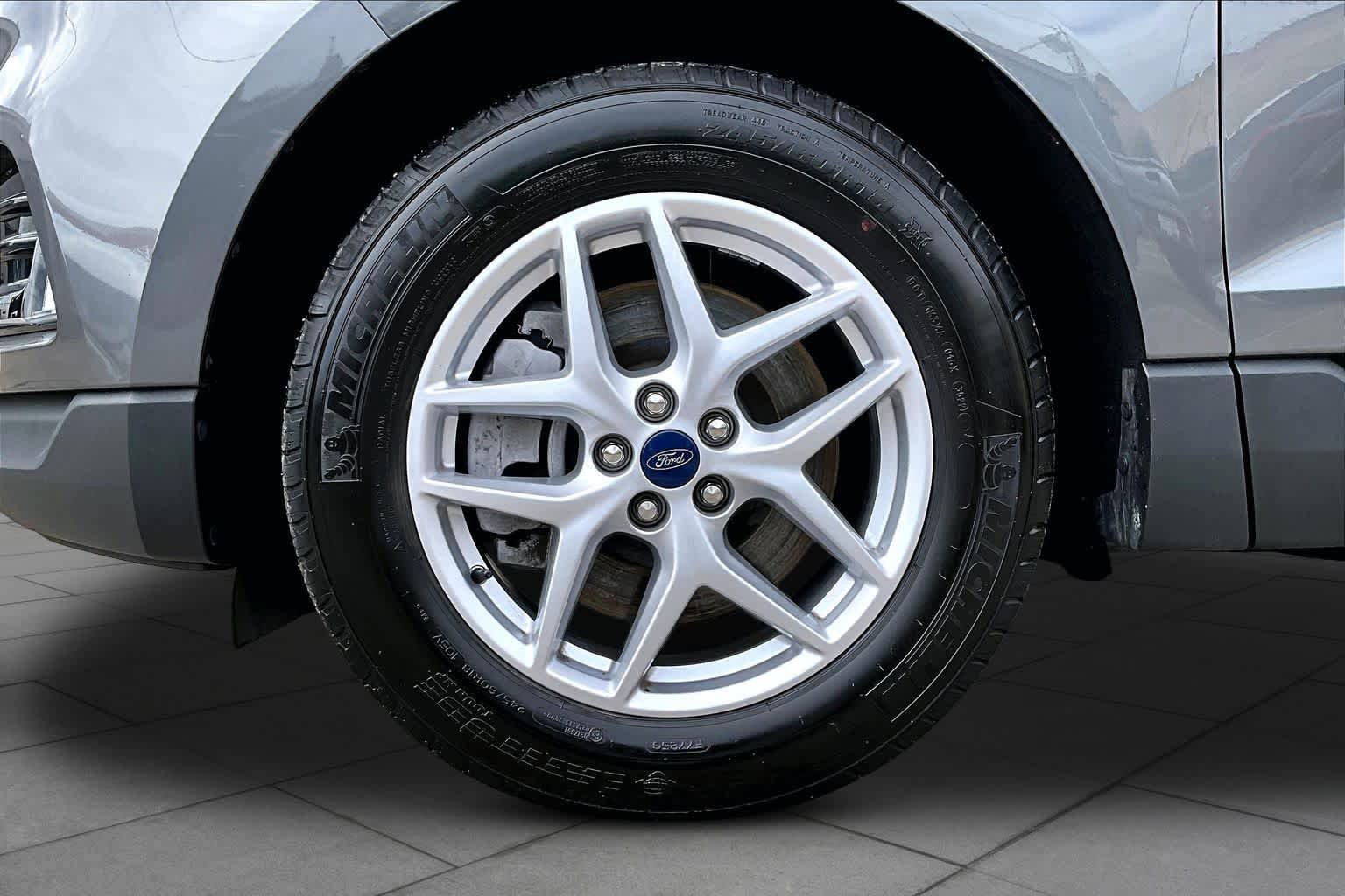 Certified 2022 Ford Edge SEL w/ Convenience Package AWD/4WD image 11
