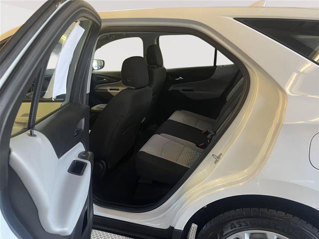 Used 2019 Chevrolet Equinox LS AWD/4WD image 16