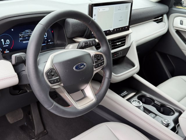 Certified 2025 Ford Explorer Active w/ Active Comfort Package AWD/4WD image 18