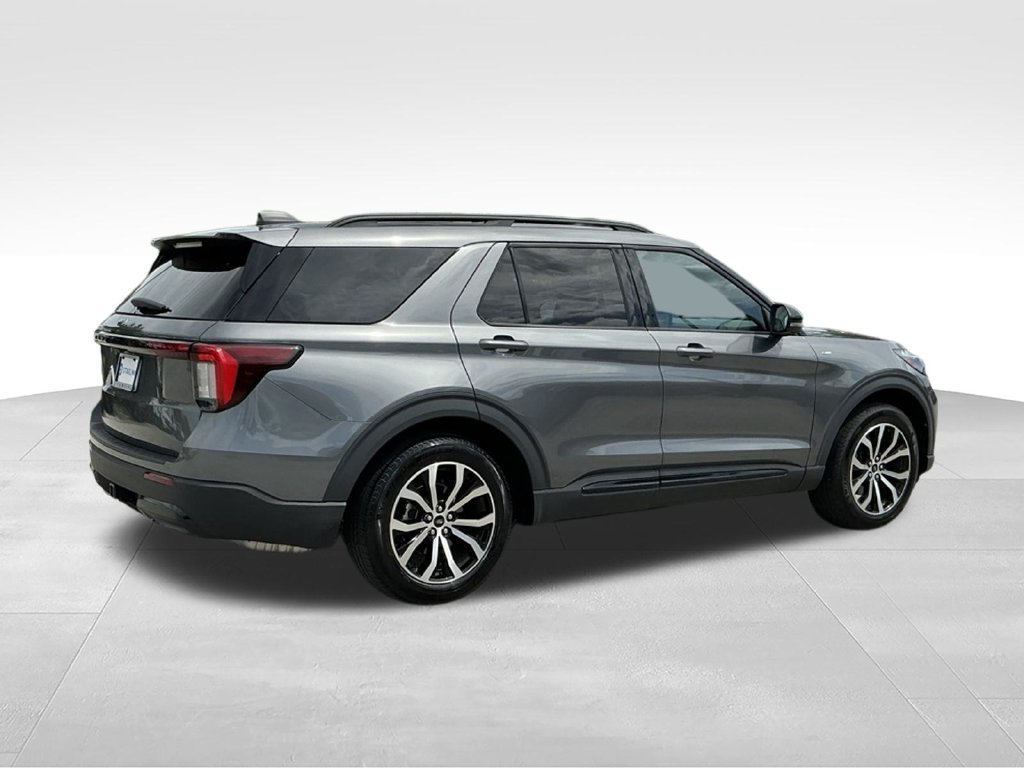 Certified 2025 Ford Explorer ST-Line w/ Premium Package RWD image 10