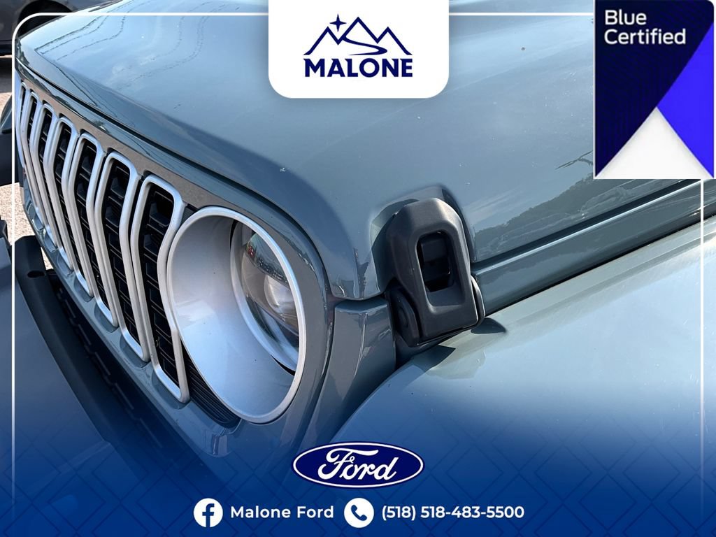 Used 2024 Jeep Wrangler Unlimited Sahara AWD/4WD image 13