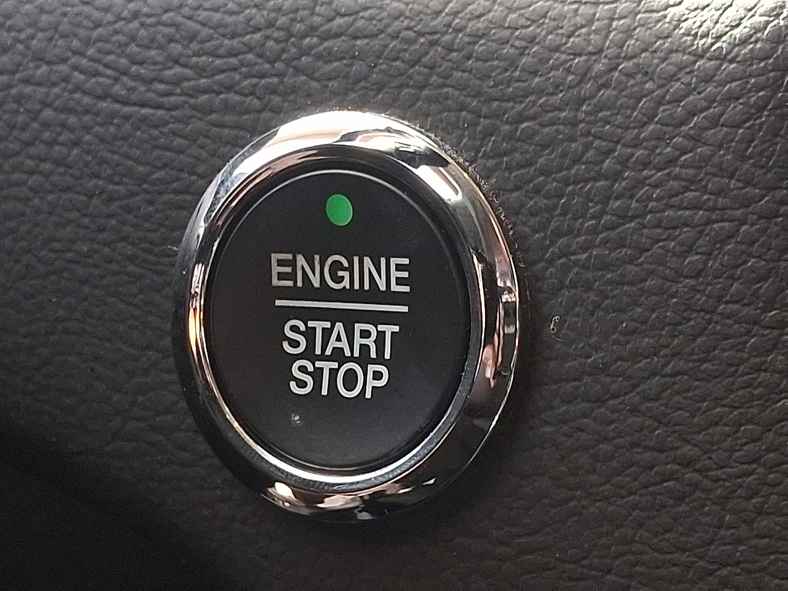 Certified 2022 Ford Edge SE w/ Black Appearance Package image 22