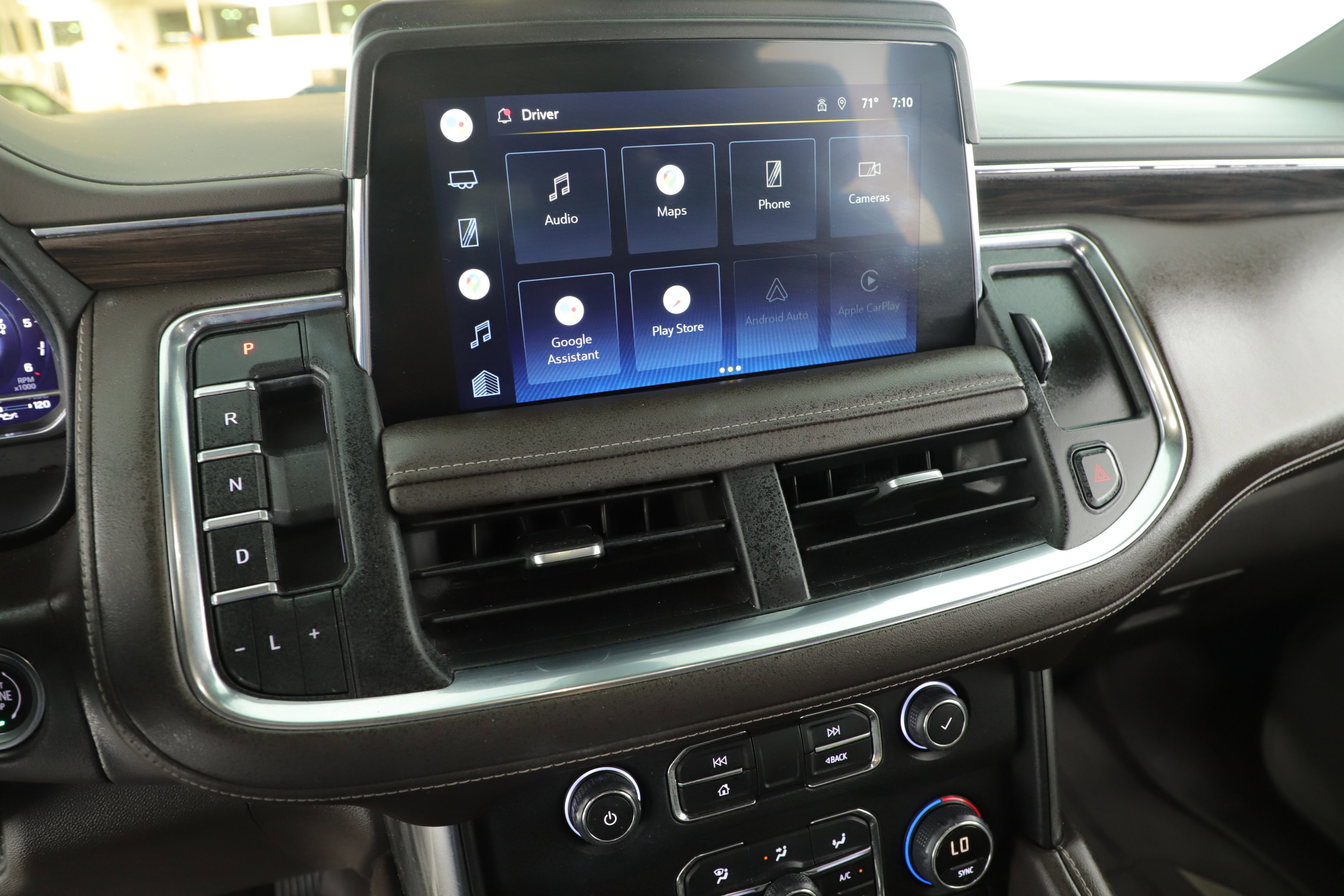 Used 2022 Chevrolet Tahoe Z71 w/ Luxury Package image 13