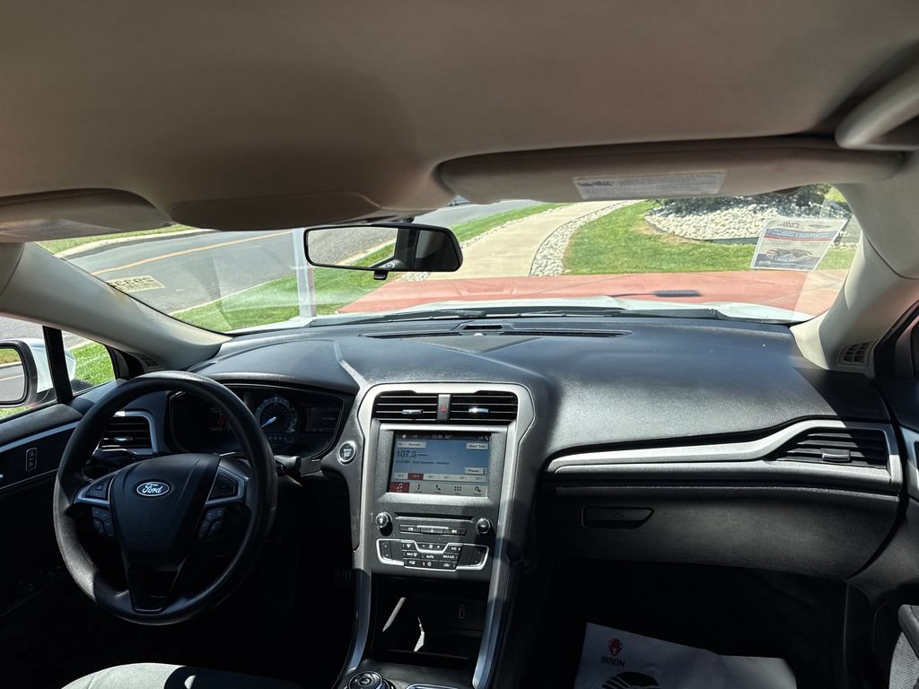 Certified 2018 Ford Fusion SE w/ Fusion SE Technology Package FWD image 28