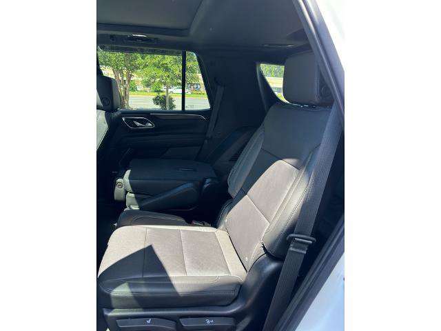 Used 2022 Chevrolet Tahoe Z71 w/ Luxury Package AWD/4WD image 11