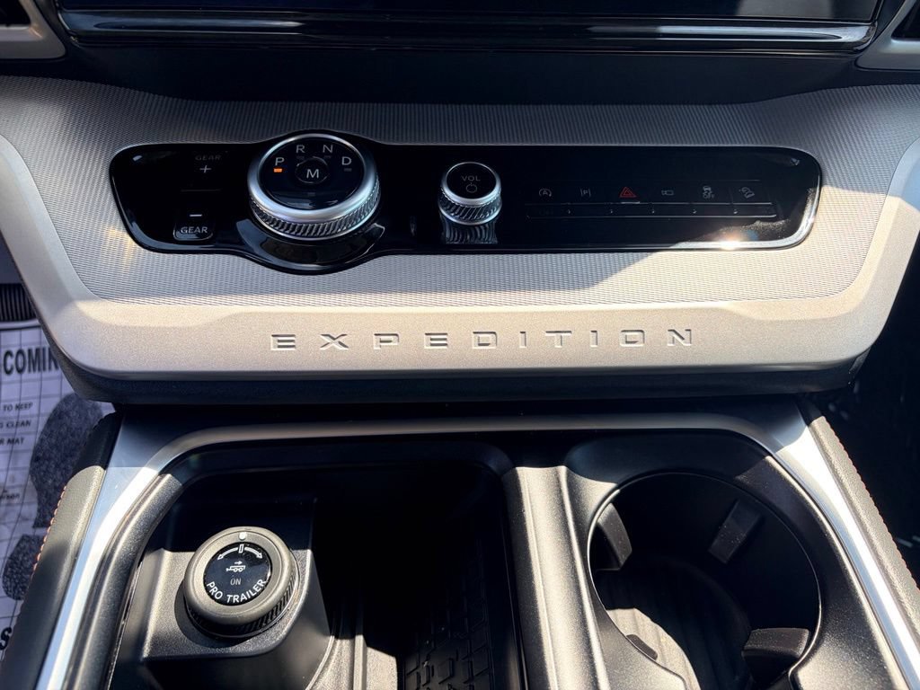 Certified 2025 Ford Expedition Max Active AWD/4WD image 12
