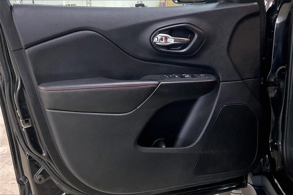 Used 2021 Jeep Cherokee Trailhawk w/ Trailer Tow Group image 21