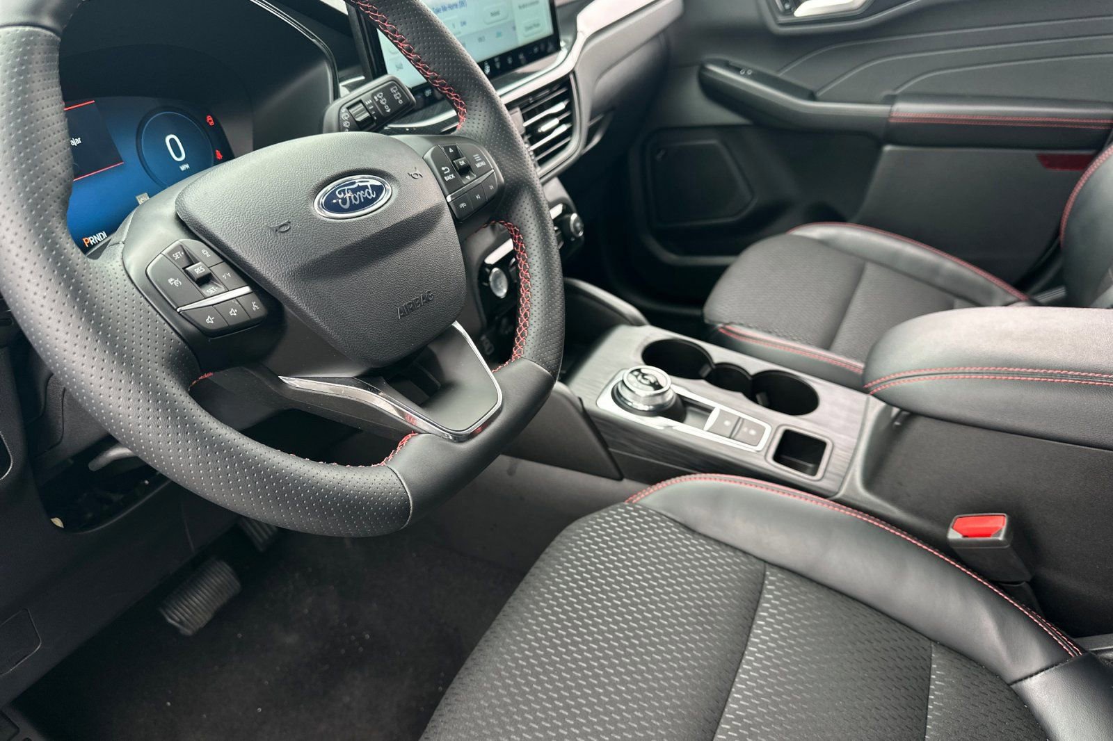 Certified 2025 Ford Escape ST-Line Elite w/ Tech Pack #2 image 9