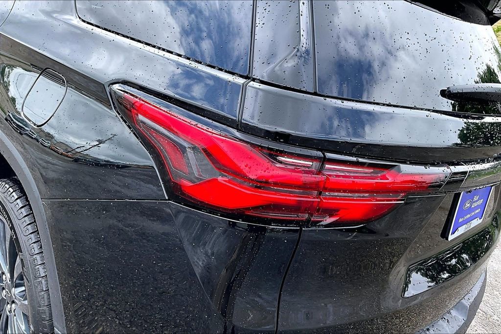 Used 2022 Chevrolet Traverse RS FWD image 31