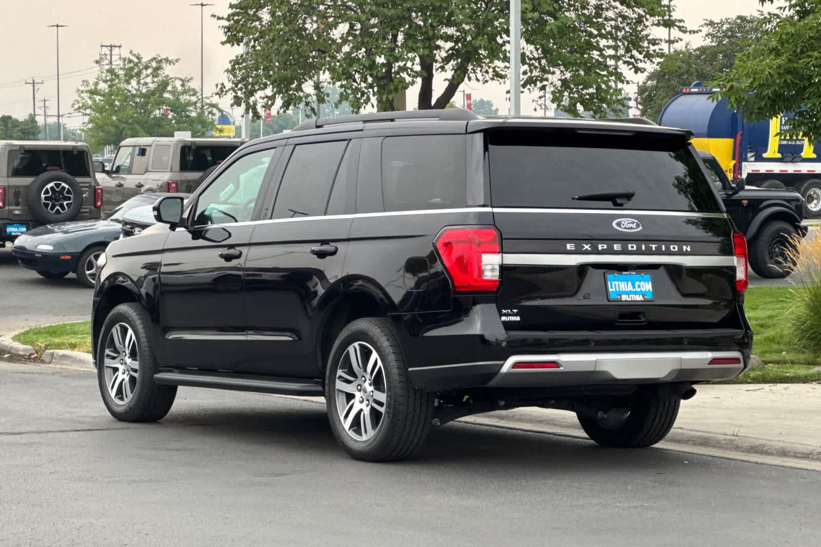 Certified 2024 Ford Expedition XLT AWD/4WD image 6