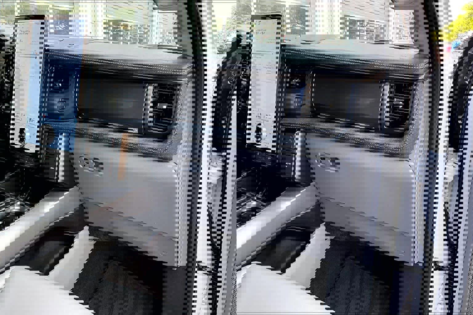 Certified 2025 Ford F150 Lightning Flash image 20