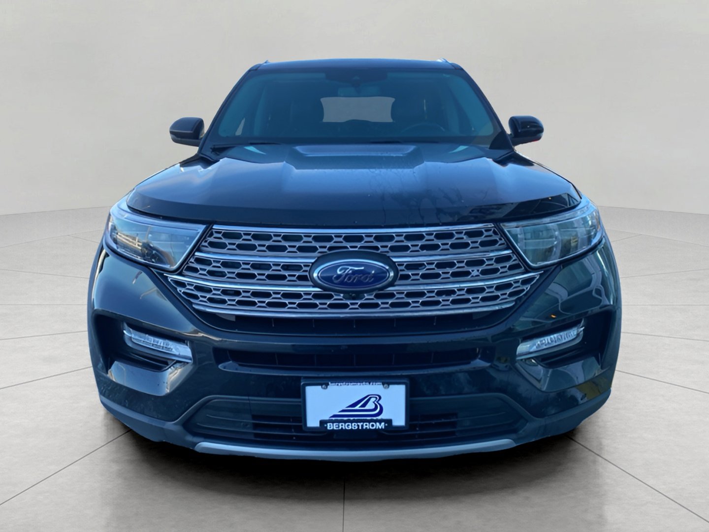 Certified 2024 Ford Explorer Limited w/ Equipment Group 301A image 2