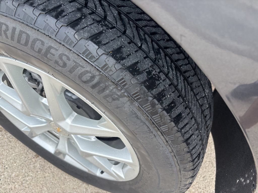 Used 2023 Chevrolet Equinox LT AWD/4WD image 9