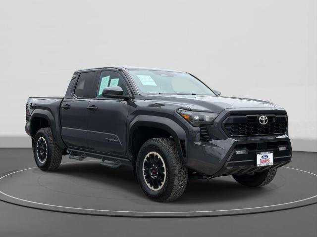 Used 2024 Toyota Tacoma TRD Off-Road AWD/4WD image 4
