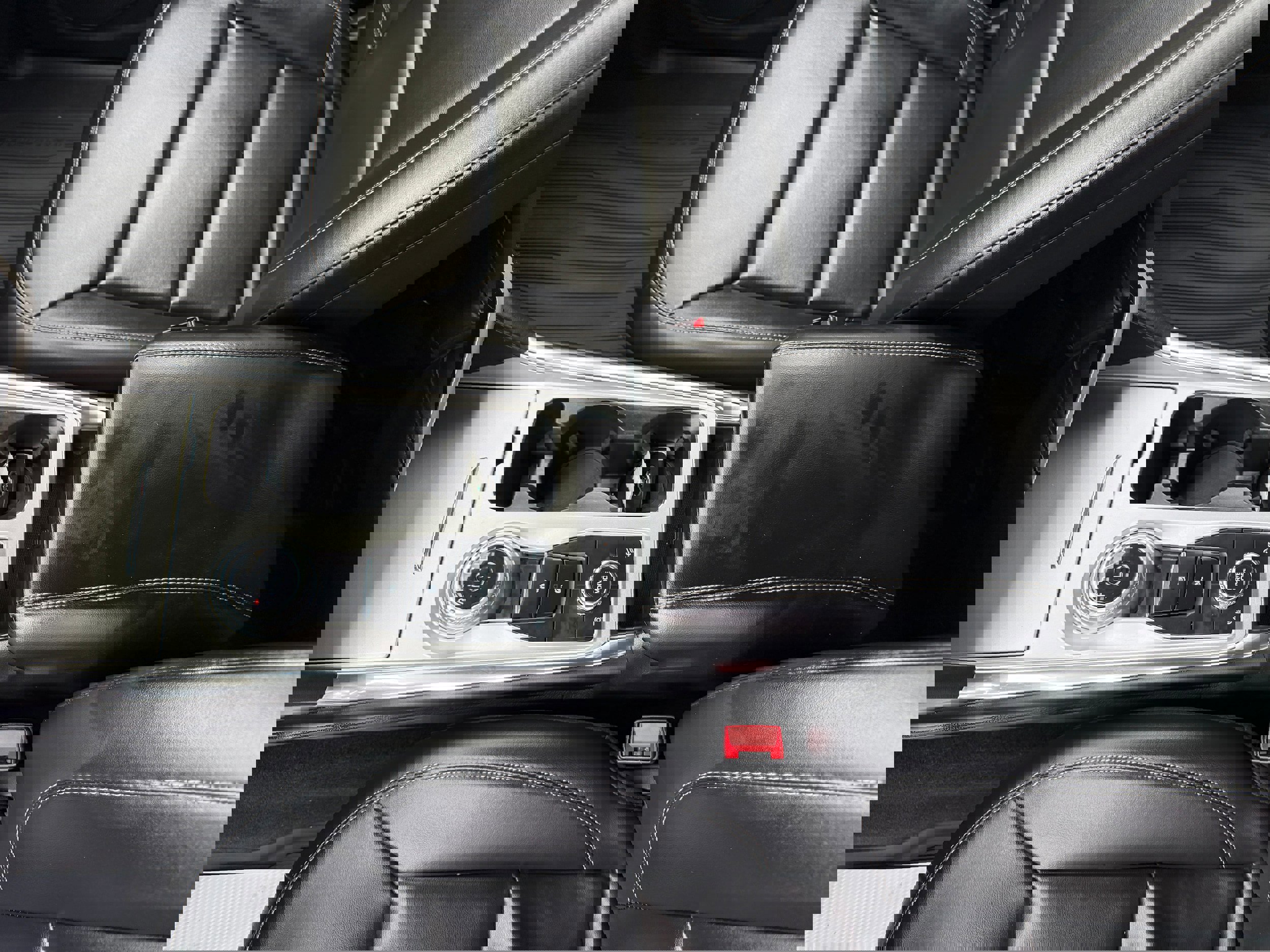 Certified 2023 Ford Explorer XLT w/ Equipment Group 202A image 14