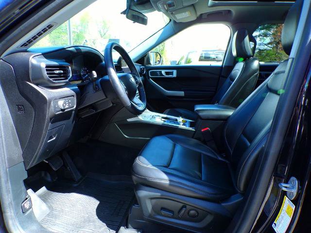Certified 2022 Ford Explorer XLT w/ Equipment Group 202A AWD/4WD image 17