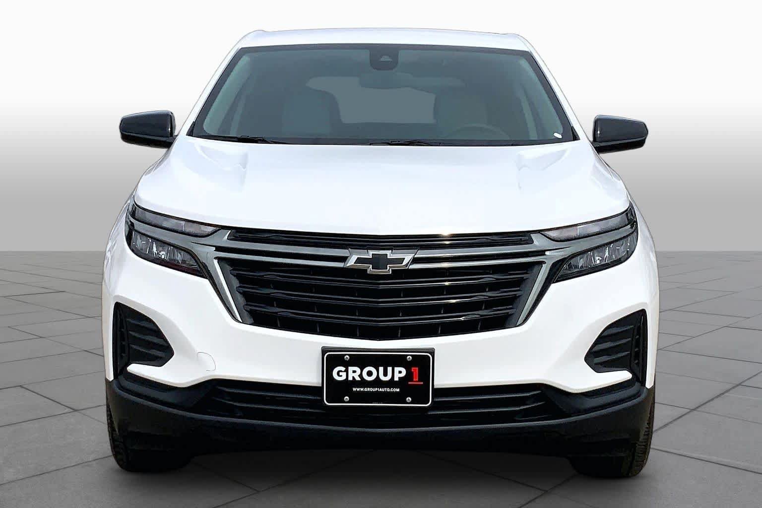 Used 2023 Chevrolet Equinox LS w/ LS Convenience Package FWD image 4