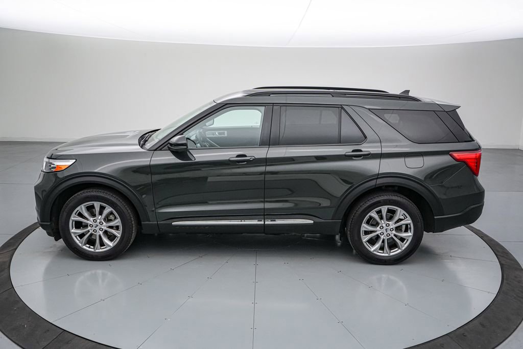 Certified 2024 Ford Explorer XLT w/ Equipment Group 202A AWD/4WD image 8