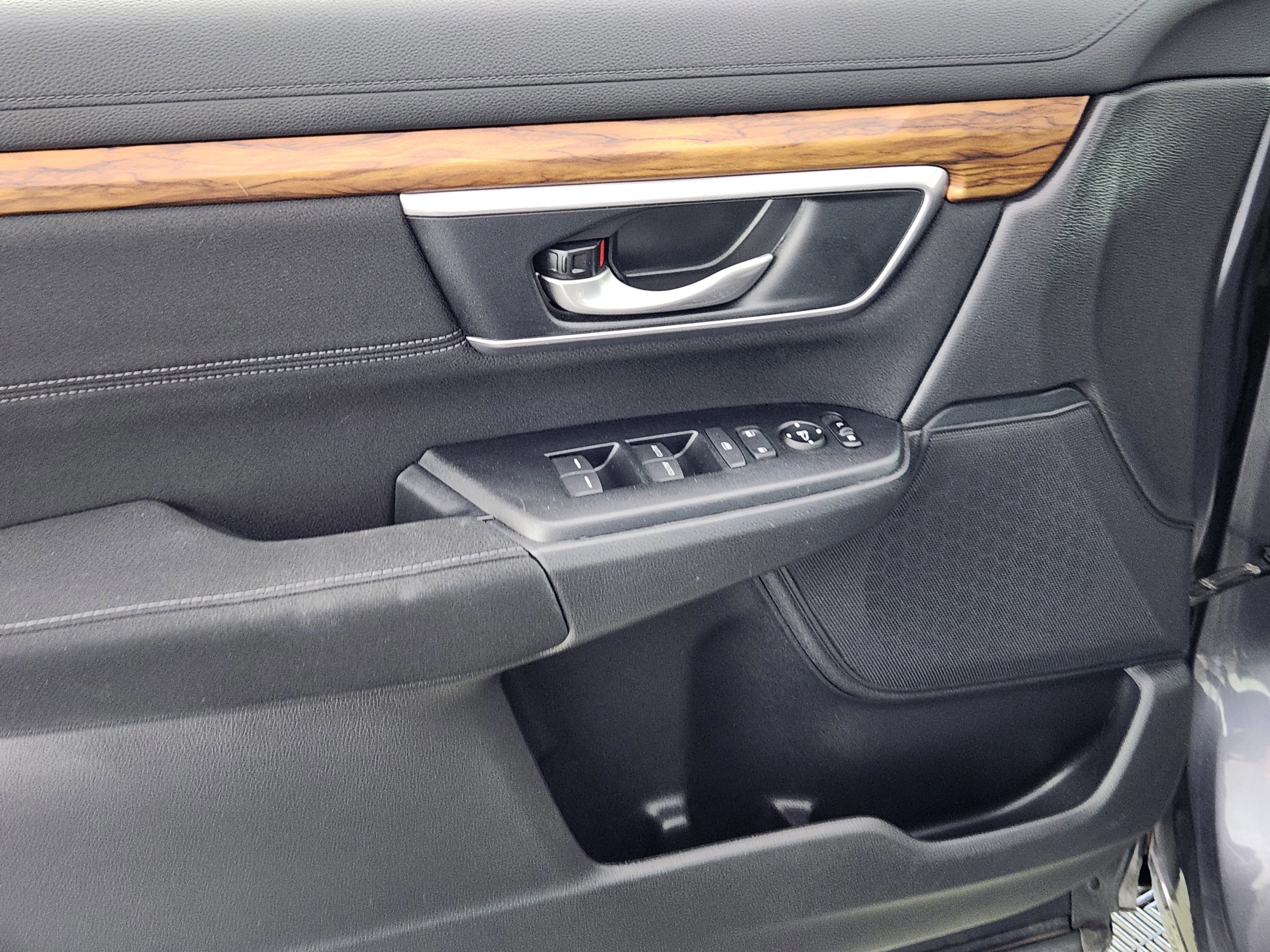 Used 2018 Honda CR-V EX image 16