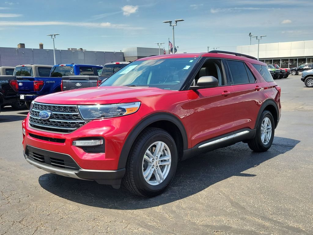 Certified 2021 Ford Explorer XLT w/ Equipment Group 202A AWD/4WD image 8